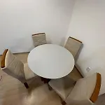 Apartamento Frente A *